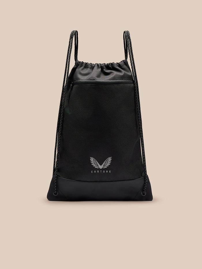 Zwarte Active Training Gymtas met trekkoord open zak en Castore-logo voorop.