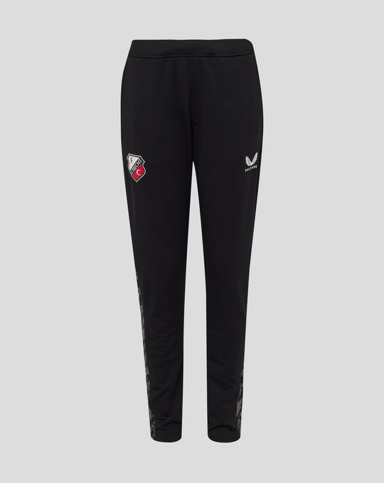 Black FC Utrecht training shorts with club crest on the left leg and Castore logo on the right.