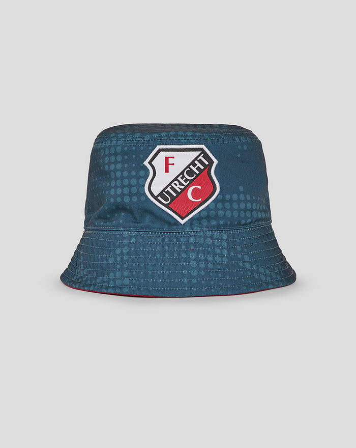 Front view of a dark teal FC Utrecht reversible bucket hat with the crest on the front