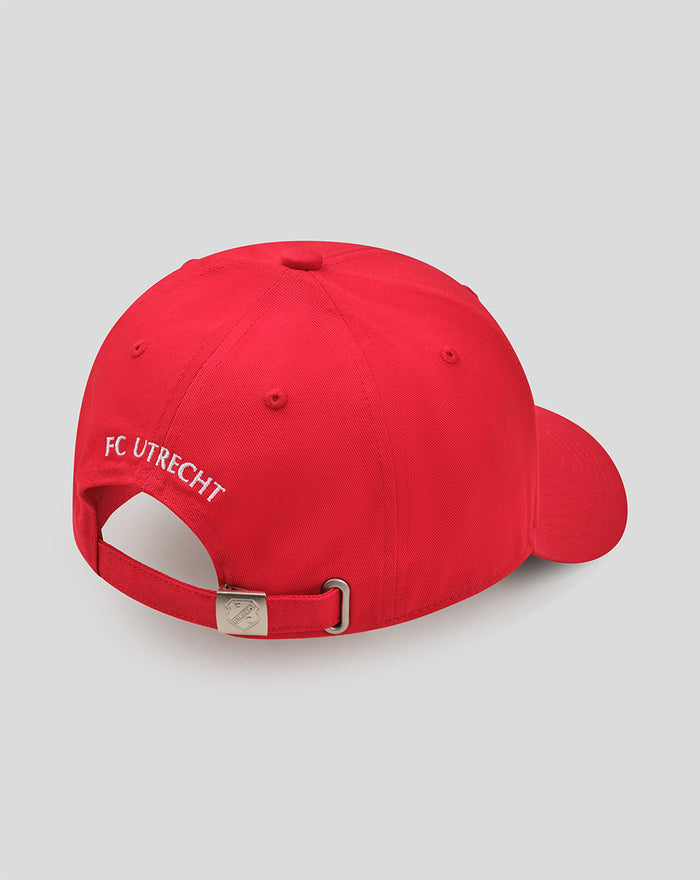 Back view of red FC Utrecht cap with crest on the front and FC UTRECHT text on the strap.