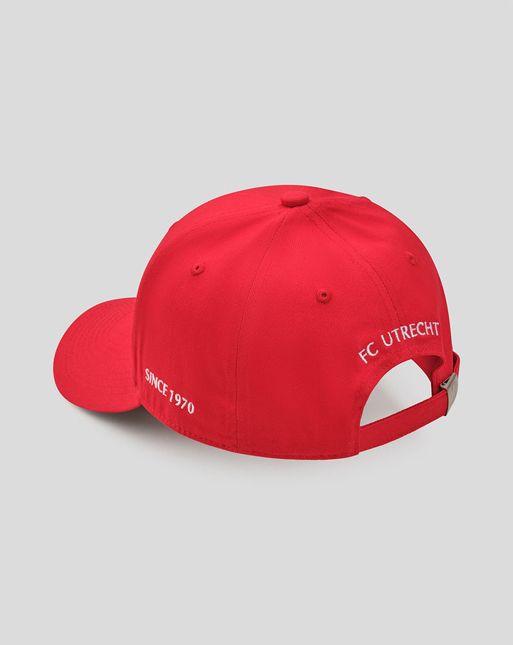 Back view of red FC Utrecht cap with strap closure and since 1970 embroidery along the side.